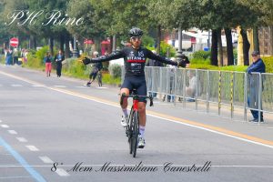 MEMORIAL CANESTRELLI – DI PIERRO IN SOLITARIA. CAPO IN UNA VOLATA A DUE