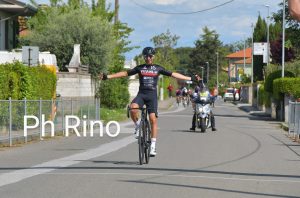 MEMORIAL FIORELLA PELLEGRINI – DI PIERRO ANTICIPA TUTTI. RUMSAS NON CONCEDE SPAZI
